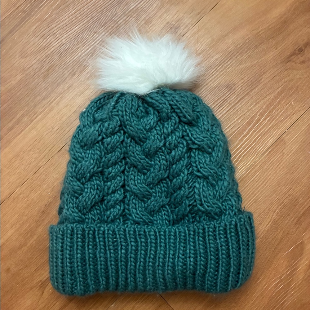 New Era Philadelphia Eagles women's cuffed knit hat with a faux-fur pom. - Picture 2 of 4